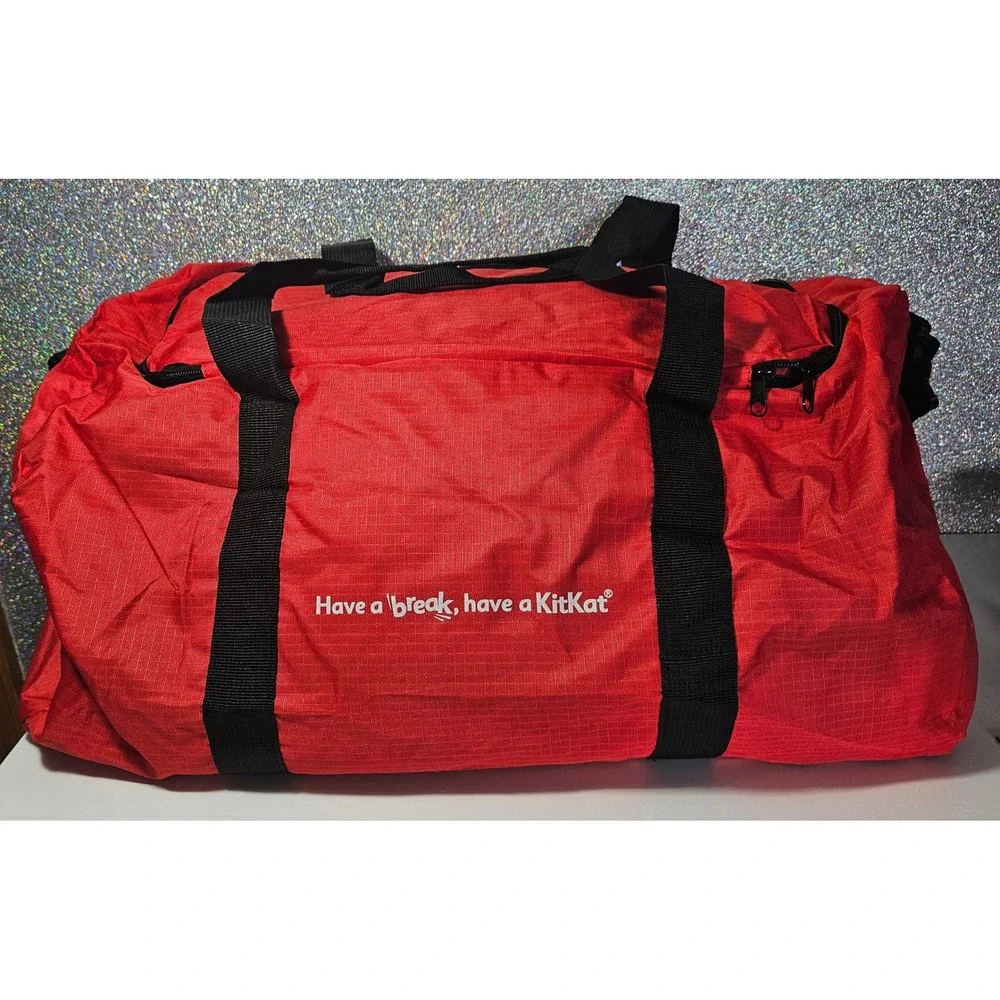 NESTLE KitKat Vintage Duffel/Duffle‎ Bag Red Ripstop Nylon Travel Gym Bag Slogan